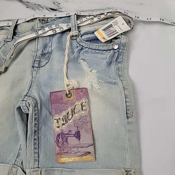 TRUCE Girls Light Wash Denim Jean Shorts Size 7 with Studded Belt and Chain - Picture 2 of 10